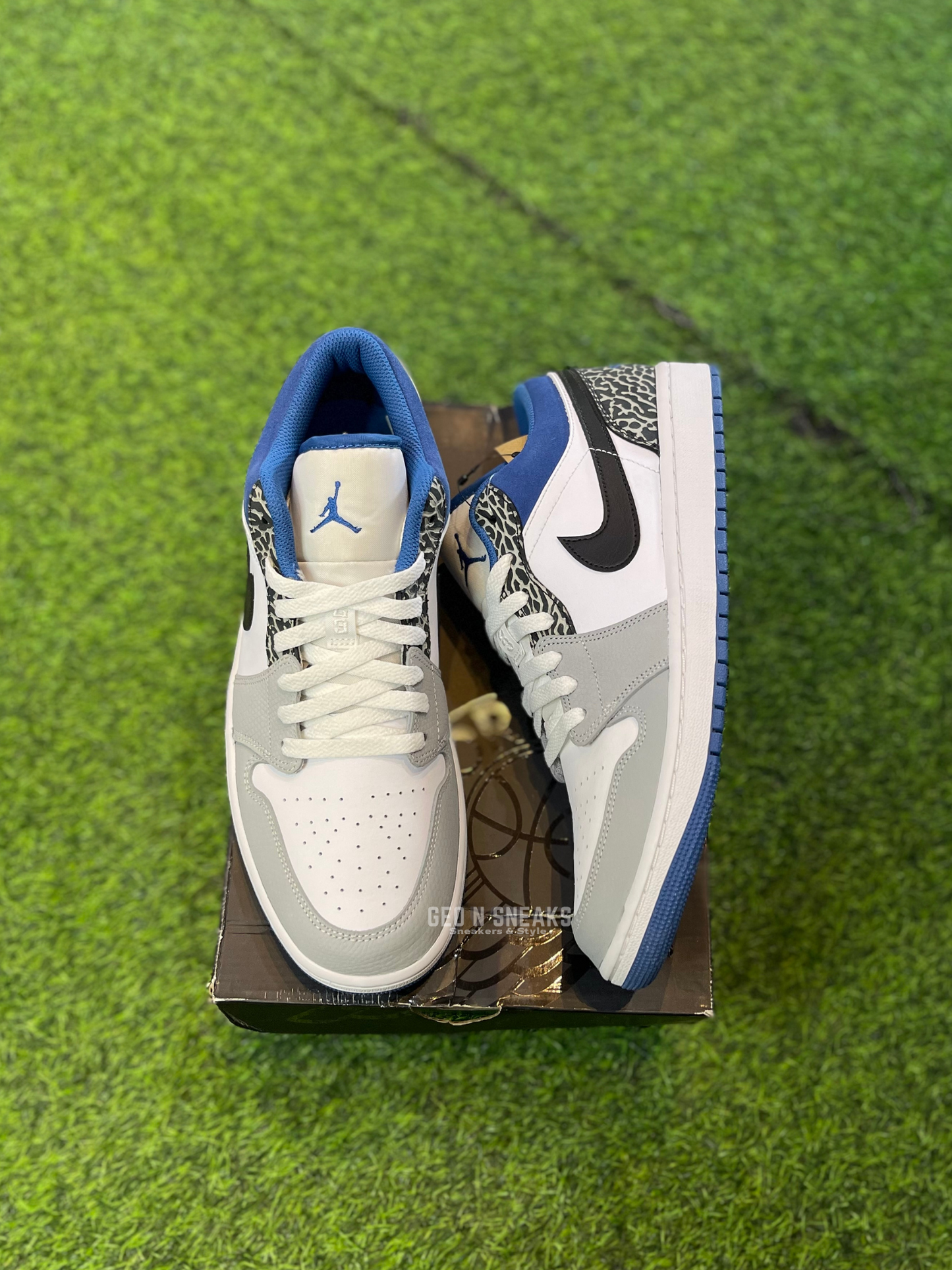 Air Jordan 1 Low SE "True Blue"