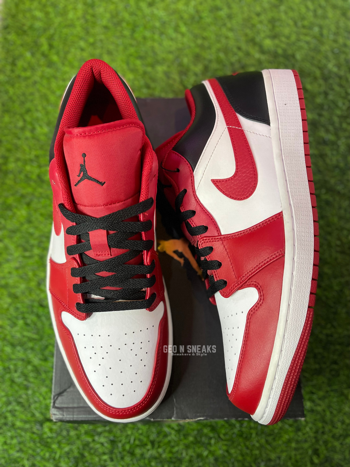 Air Jordan 1 Low "Reverse Black Toe"