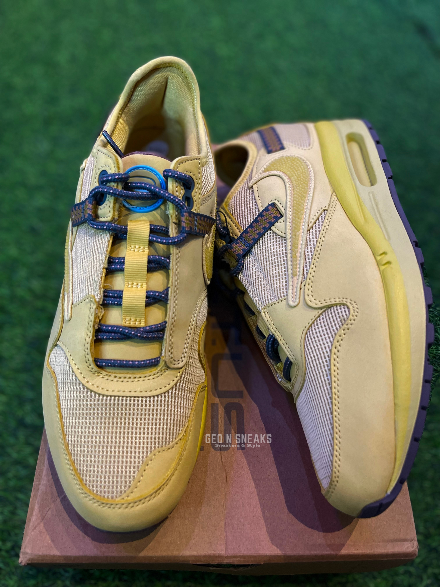 Cactus Jack x Air Max 1 "Saturn Gold"
