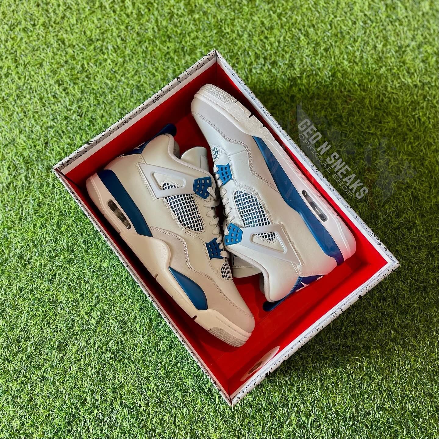 AIR JORDAN 4 RETRO “Industrial Blue”